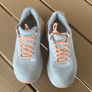 Hoka shoes used in good condition. Please look at each picture.